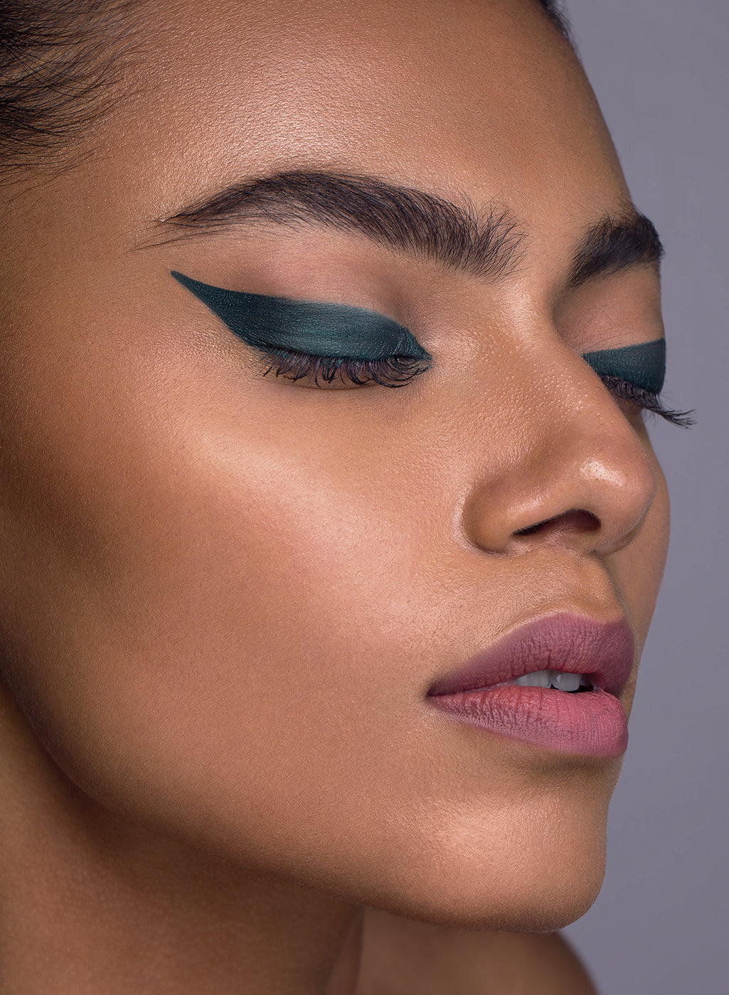 SUGAR Born To Wing Gel Eyeliner - 05 Green Eyes (Dark Green/ Deep Green)