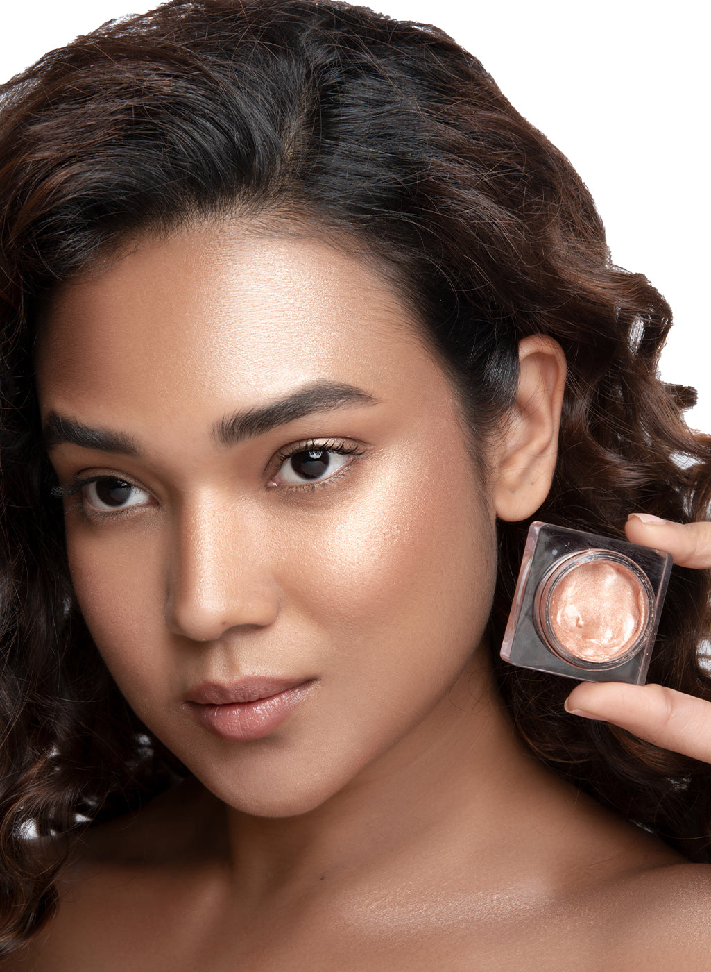 SUGAR Cosmetics Glow And Behold Jelly Highlighter - 02 Peach Pioneer (Peach Pink Gold)