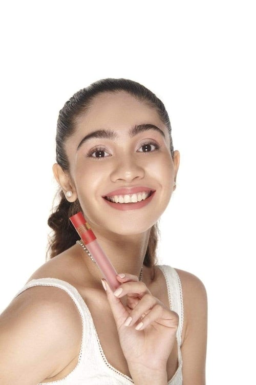 Wonder Woman 24 HR Lip Lacquer - 03 Bravedo (Peach Mauve)